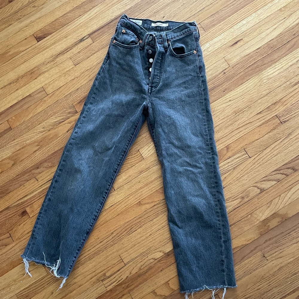 Levi’s Ribcage Straight - Picture 2 of 3